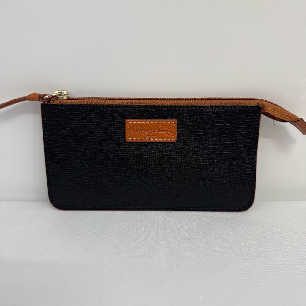 NWOT DOONEY AND BOURKE Pebble Grain Zip Wallet Black New